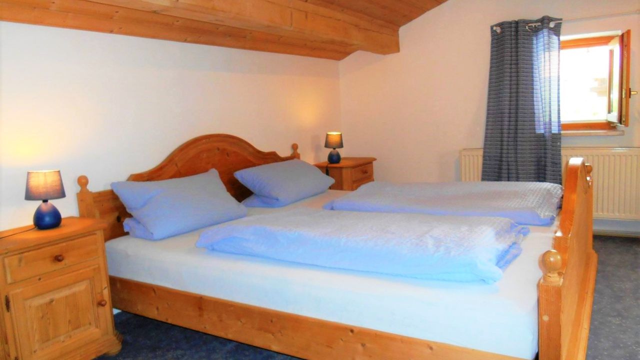 "Dachkammerl" (Obergeschoß) "Dachkammerl" (Obergeschoß)